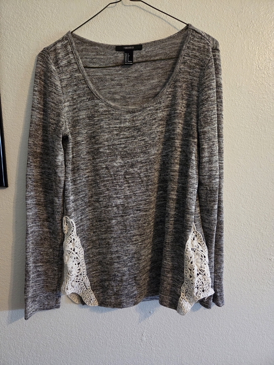 Forever 21 Tops - Forever 21 Gray Marled Long Sleeve Scoop Top with White Lace Insets